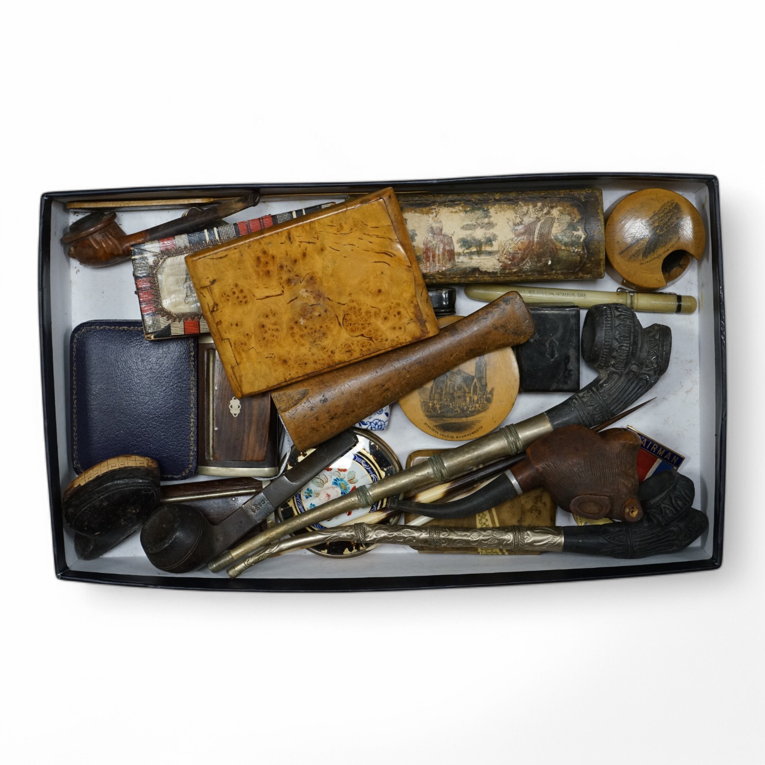 A collection of sundry items to include treen, smoking accessories etc. Condition- varies